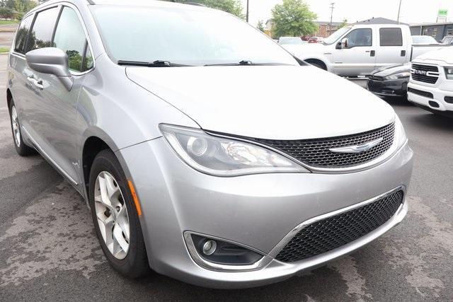 used 2017 Chrysler Pacifica car, priced at $11,000