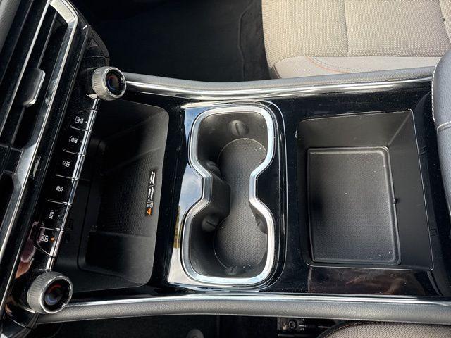 used 2025 Chevrolet Traverse car, priced at $37,900