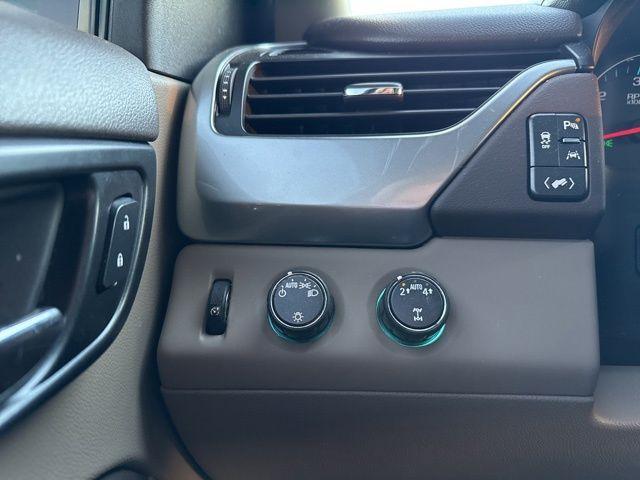 used 2018 Chevrolet Suburban car, priced at $18,900