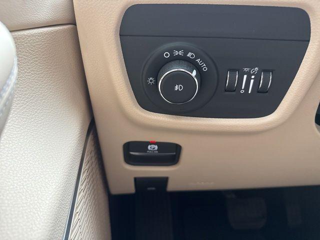 used 2022 Jeep Grand Cherokee car, priced at $29,900