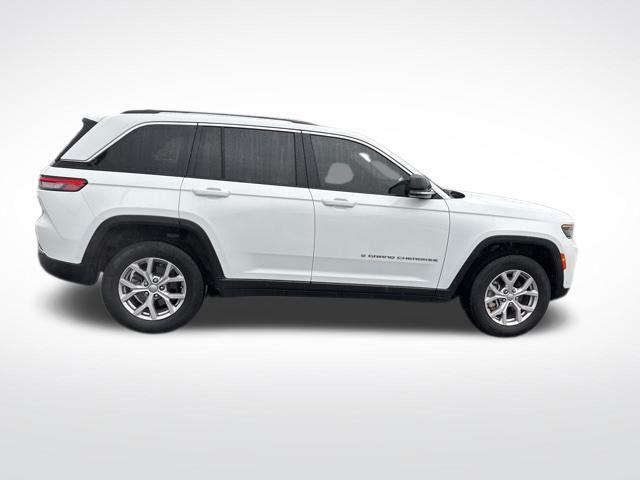 used 2022 Jeep Grand Cherokee car, priced at $29,900