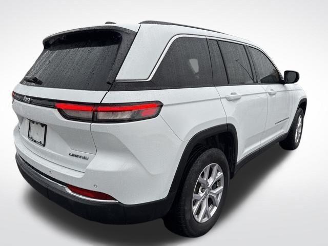 used 2022 Jeep Grand Cherokee car, priced at $29,900