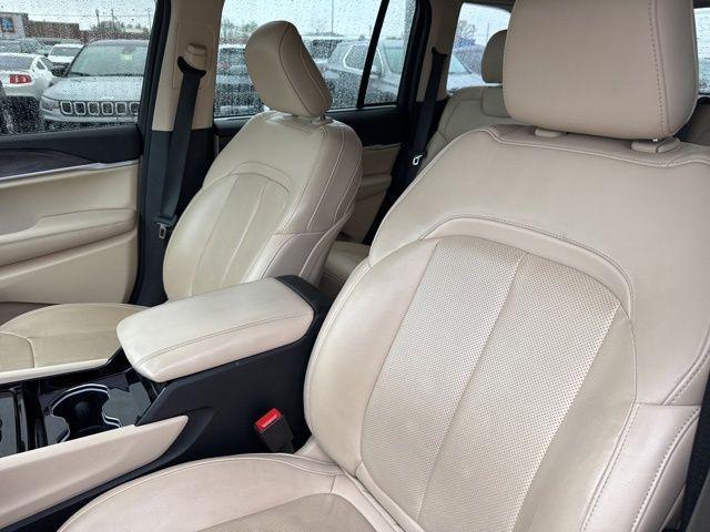 used 2022 Jeep Grand Cherokee car, priced at $29,900