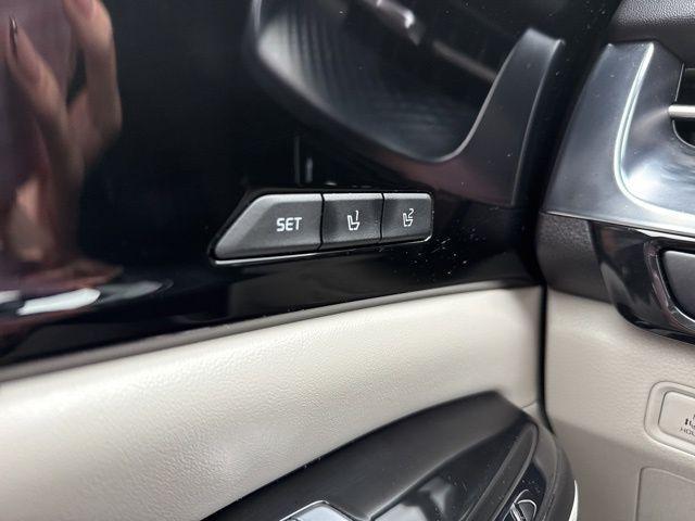 used 2024 Kia Carnival car, priced at $40,500