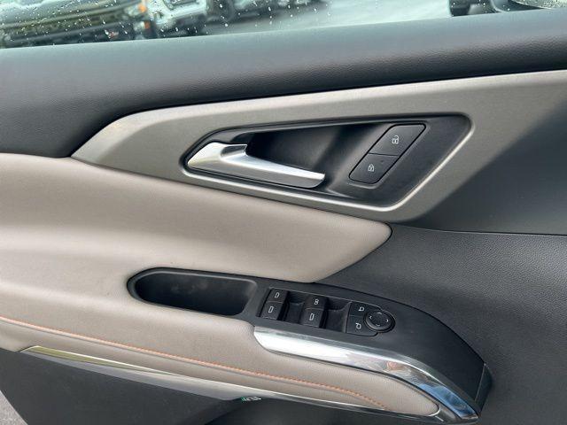 used 2025 Chevrolet Traverse car, priced at $38,000
