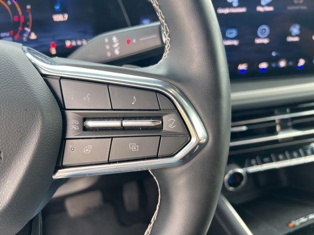 used 2025 Chevrolet Traverse car, priced at $37,500