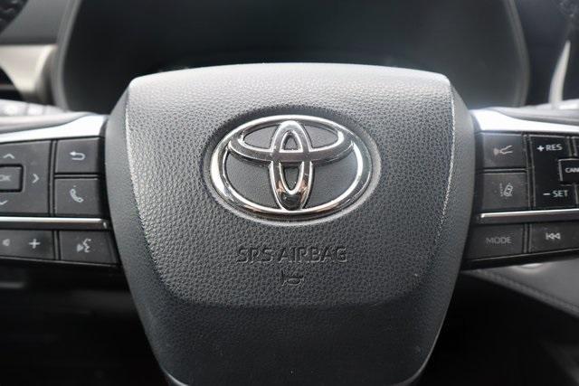 used 2020 Toyota Highlander car, priced at $26,500