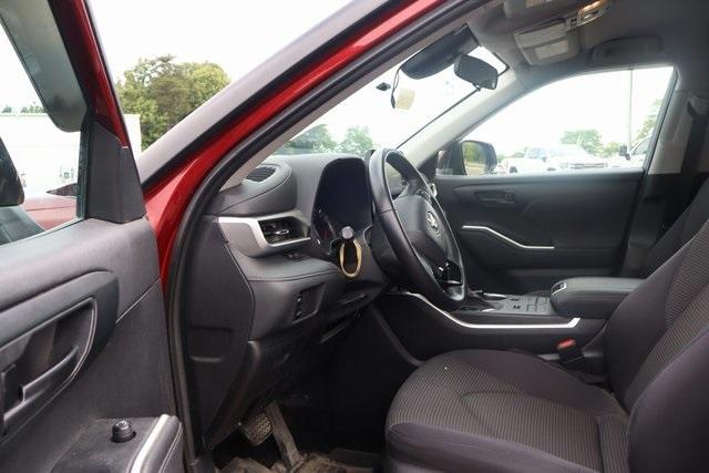 used 2020 Toyota Highlander car, priced at $26,500