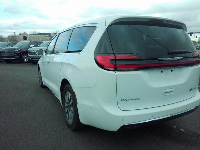 used 2022 Chrysler Pacifica Hybrid car, priced at $25,000