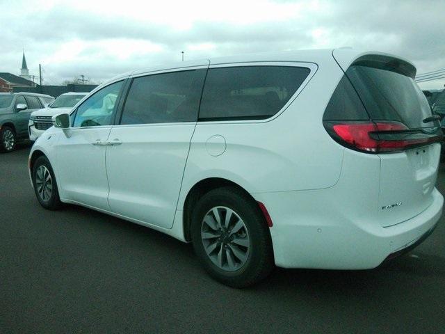 used 2022 Chrysler Pacifica Hybrid car, priced at $25,000