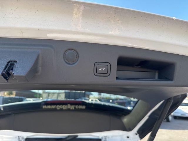 used 2021 Chevrolet Equinox car, priced at $18,800