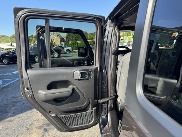 new 2025 Jeep Wrangler car, priced at $51,575