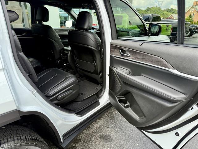new 2025 Jeep Grand Cherokee L car, priced at $44,940