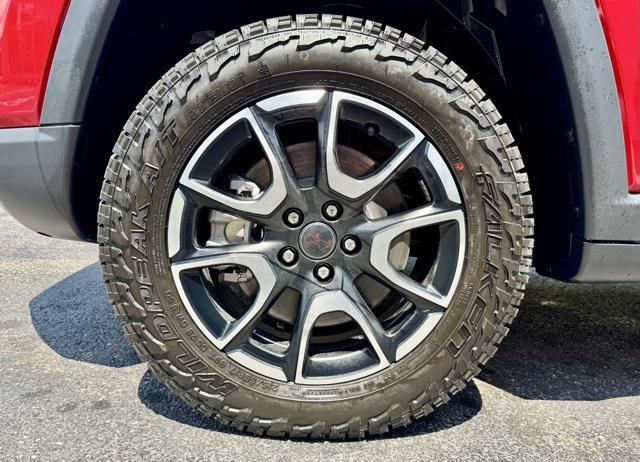 new 2025 Jeep Compass car, priced at $39,035