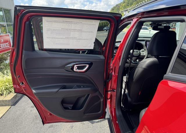 new 2025 Jeep Compass car, priced at $39,035