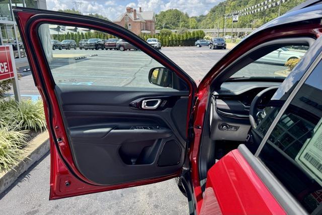 new 2025 Jeep Compass car, priced at $39,035
