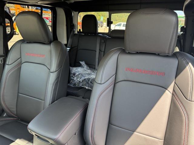 new 2025 Jeep Gladiator car, priced at $55,590