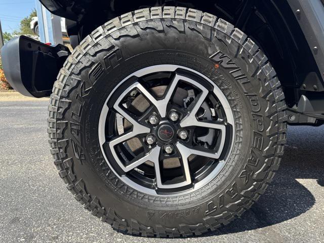 new 2025 Jeep Gladiator car, priced at $55,590