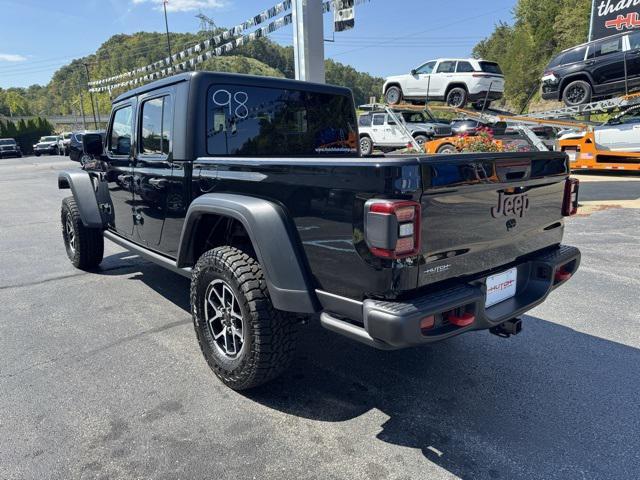 new 2025 Jeep Gladiator car, priced at $55,590
