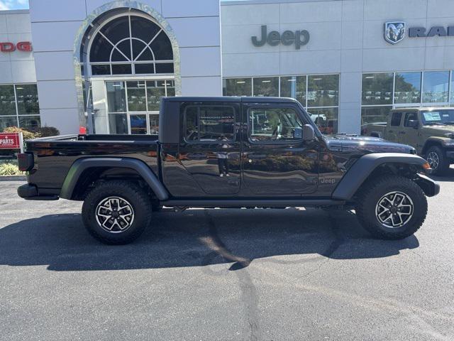 new 2025 Jeep Gladiator car, priced at $55,590