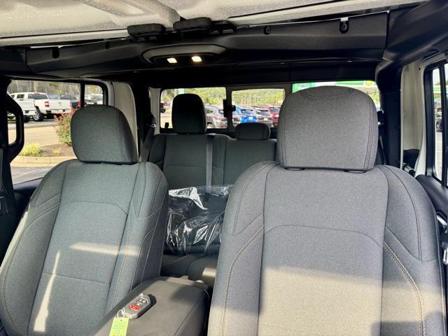 new 2025 Jeep Gladiator car, priced at $46,657