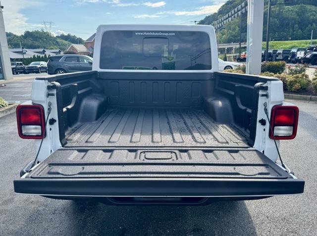 new 2025 Jeep Gladiator car, priced at $46,657