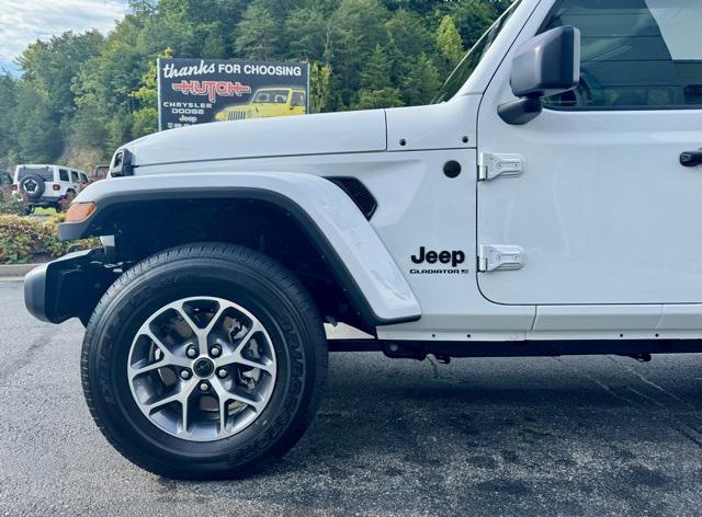 new 2025 Jeep Gladiator car, priced at $46,657