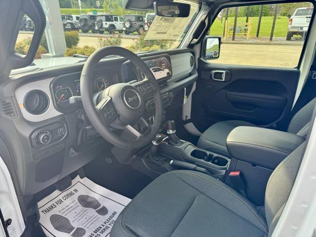 new 2025 Jeep Gladiator car, priced at $46,657