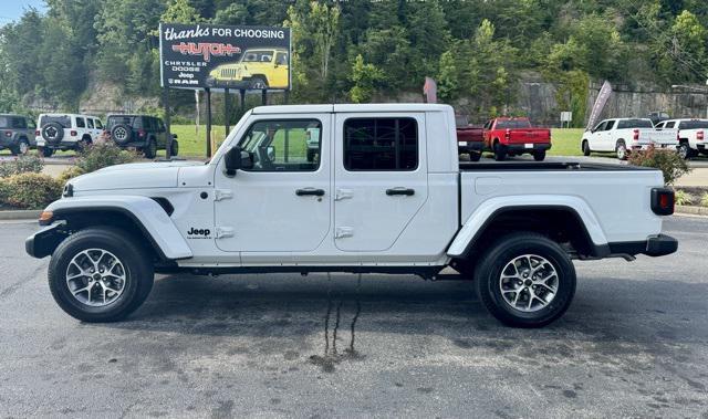 new 2025 Jeep Gladiator car, priced at $46,657