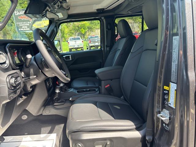 new 2025 Jeep Gladiator car, priced at $46,532