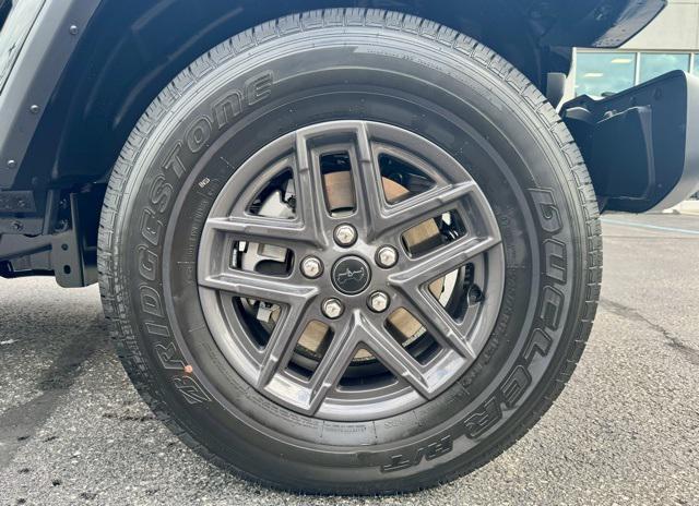 new 2025 Jeep Gladiator car, priced at $45,704