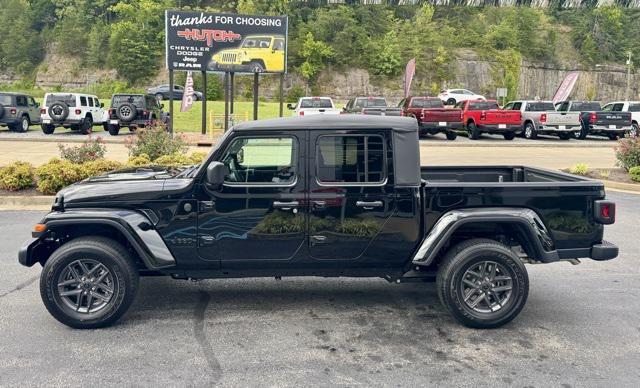 new 2025 Jeep Gladiator car, priced at $45,704
