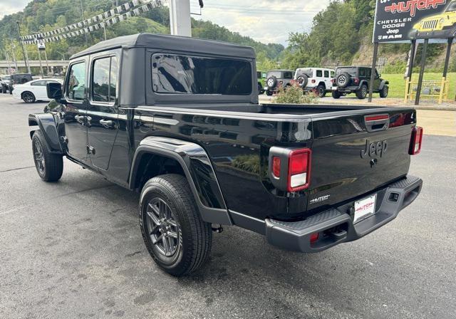 new 2025 Jeep Gladiator car, priced at $45,704