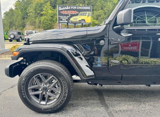 new 2025 Jeep Gladiator car, priced at $45,704