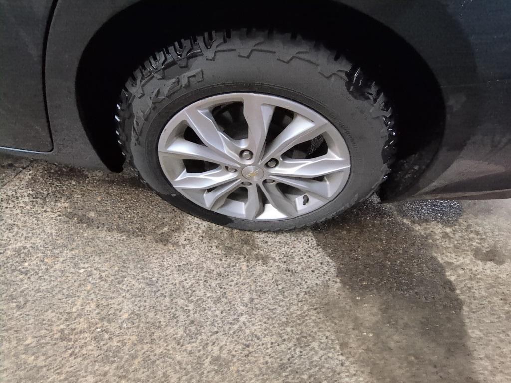 used 2020 Chevrolet Malibu car, priced at $13,900