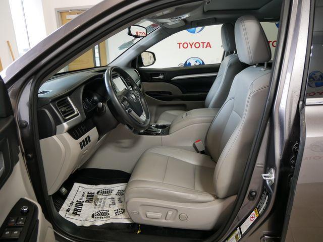 used 2014 Toyota Highlander car, priced at $17,991