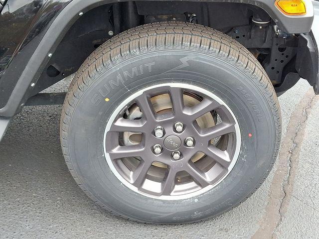 used 2022 Jeep Gladiator car, priced at $30,494