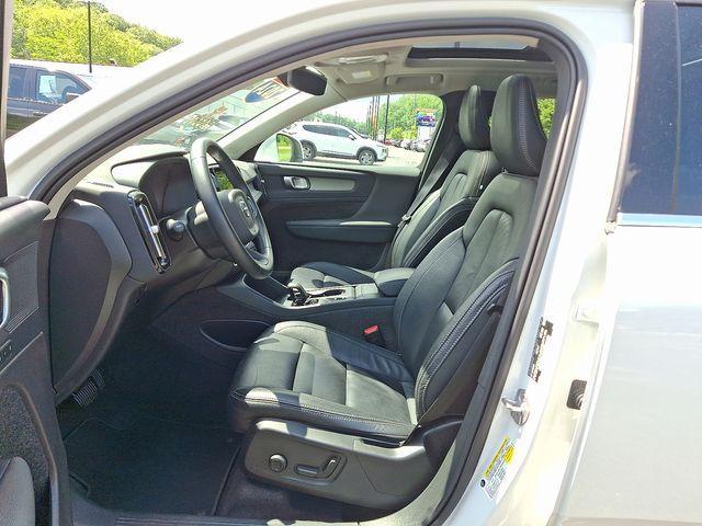 used 2024 Volvo XC40 car, priced at $30,871