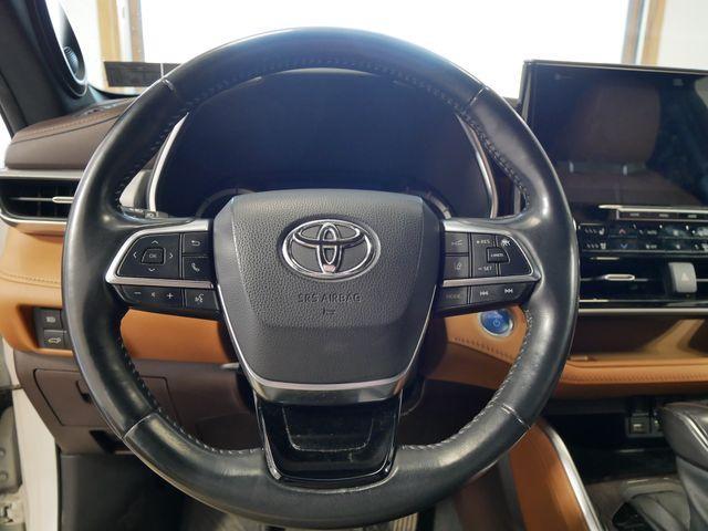 used 2021 Toyota Highlander Hybrid car, priced at $37,982