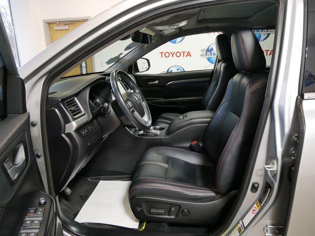 used 2019 Toyota Highlander car, priced at $25,491