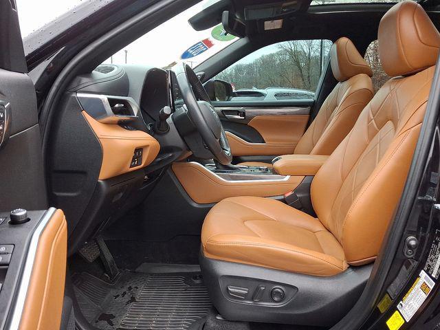 used 2023 Toyota Highlander car, priced at $42,991