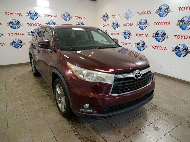 used 2016 Toyota Highlander car, priced at $25,401