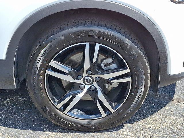 used 2025 Volvo XC40 car, priced at $34,962