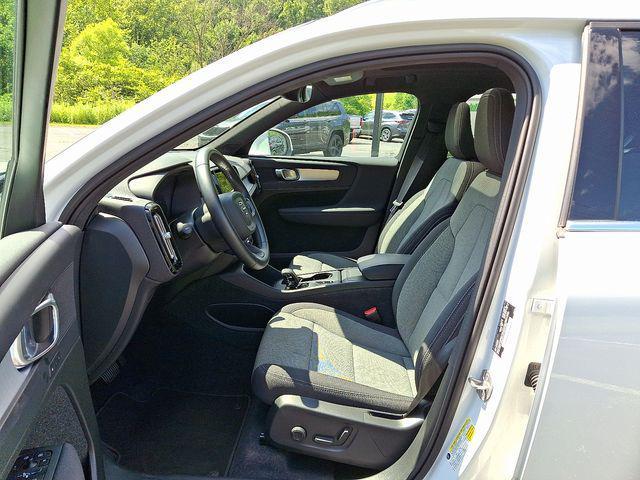 used 2025 Volvo XC40 car, priced at $34,962