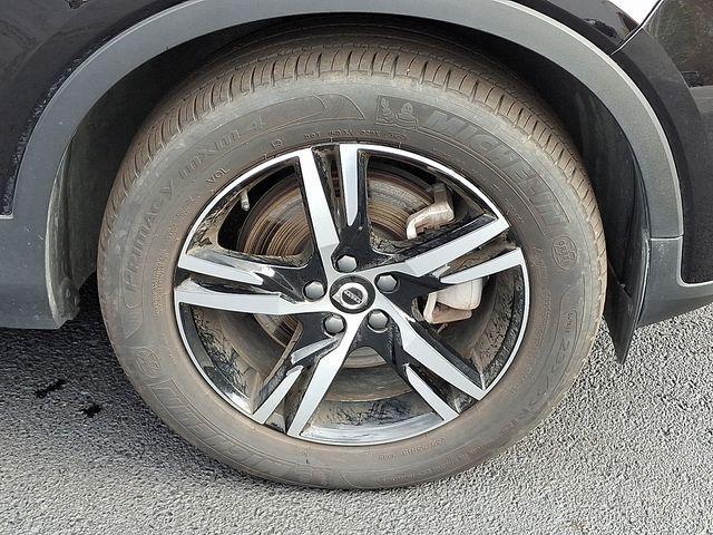 used 2025 Volvo XC40 car, priced at $26,952