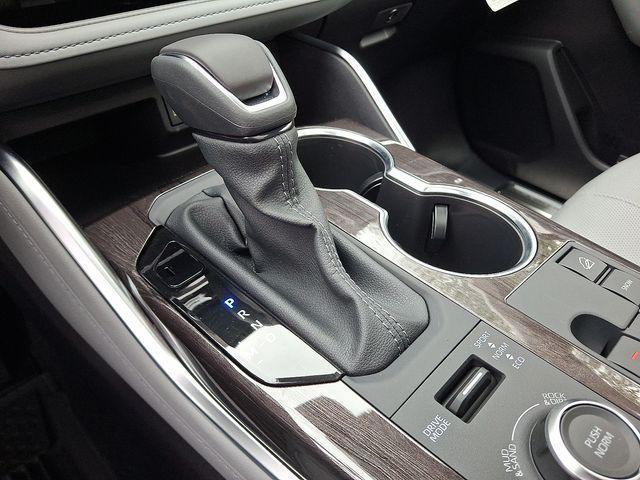 new 2025 Toyota Highlander car, priced at $56,207