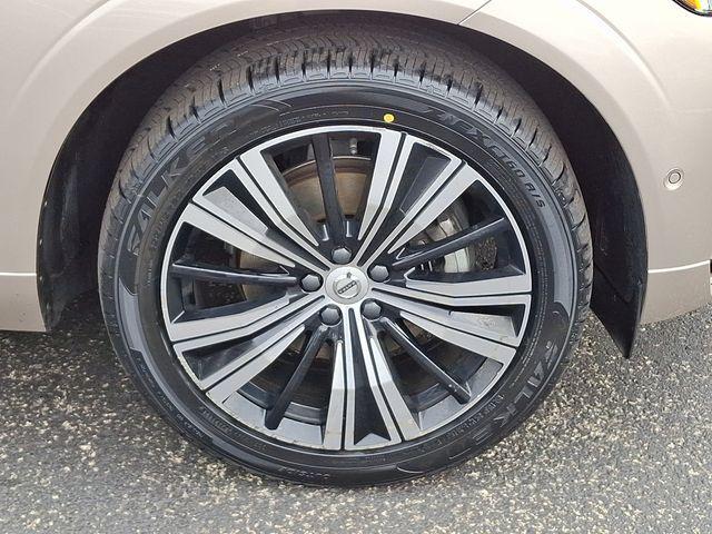 used 2023 Volvo XC60 car, priced at $34,992