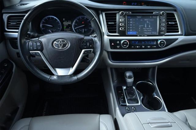 used 2019 Toyota Highlander car, priced at $25,995