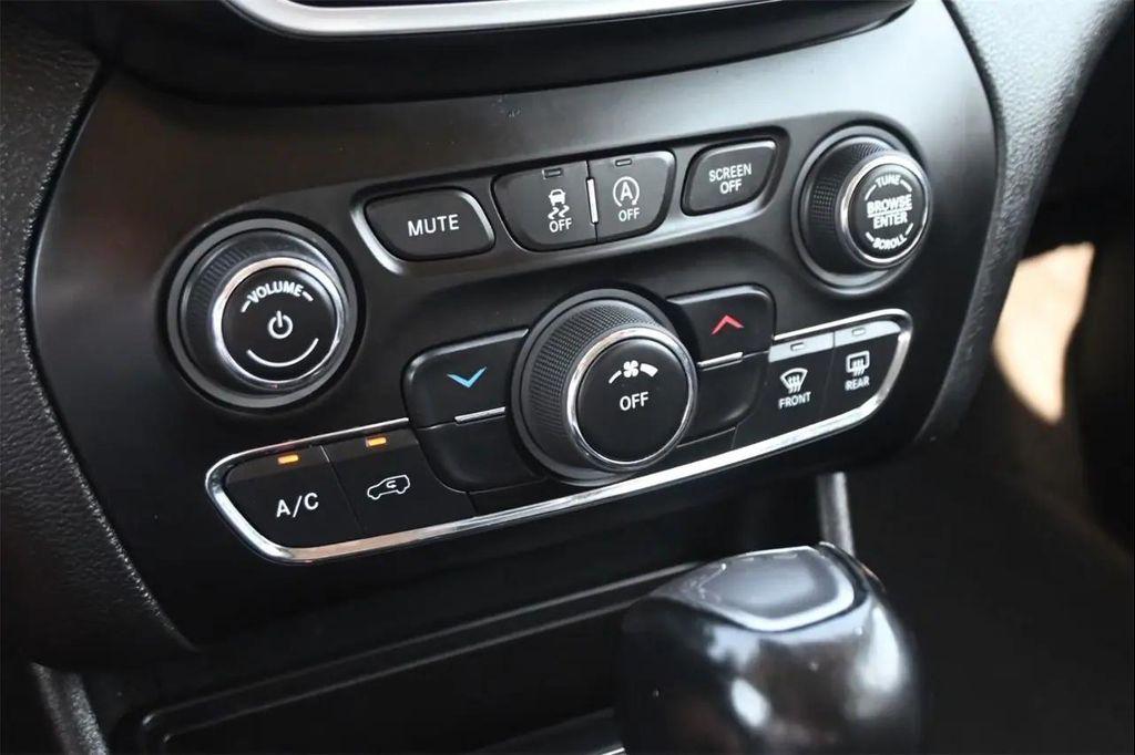 used 2021 Jeep Cherokee car, priced at $16,599