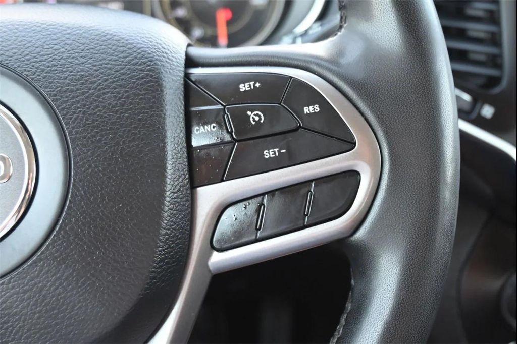 used 2021 Jeep Cherokee car, priced at $16,599